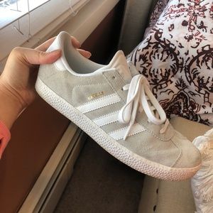 Adidas gazelle sneaker